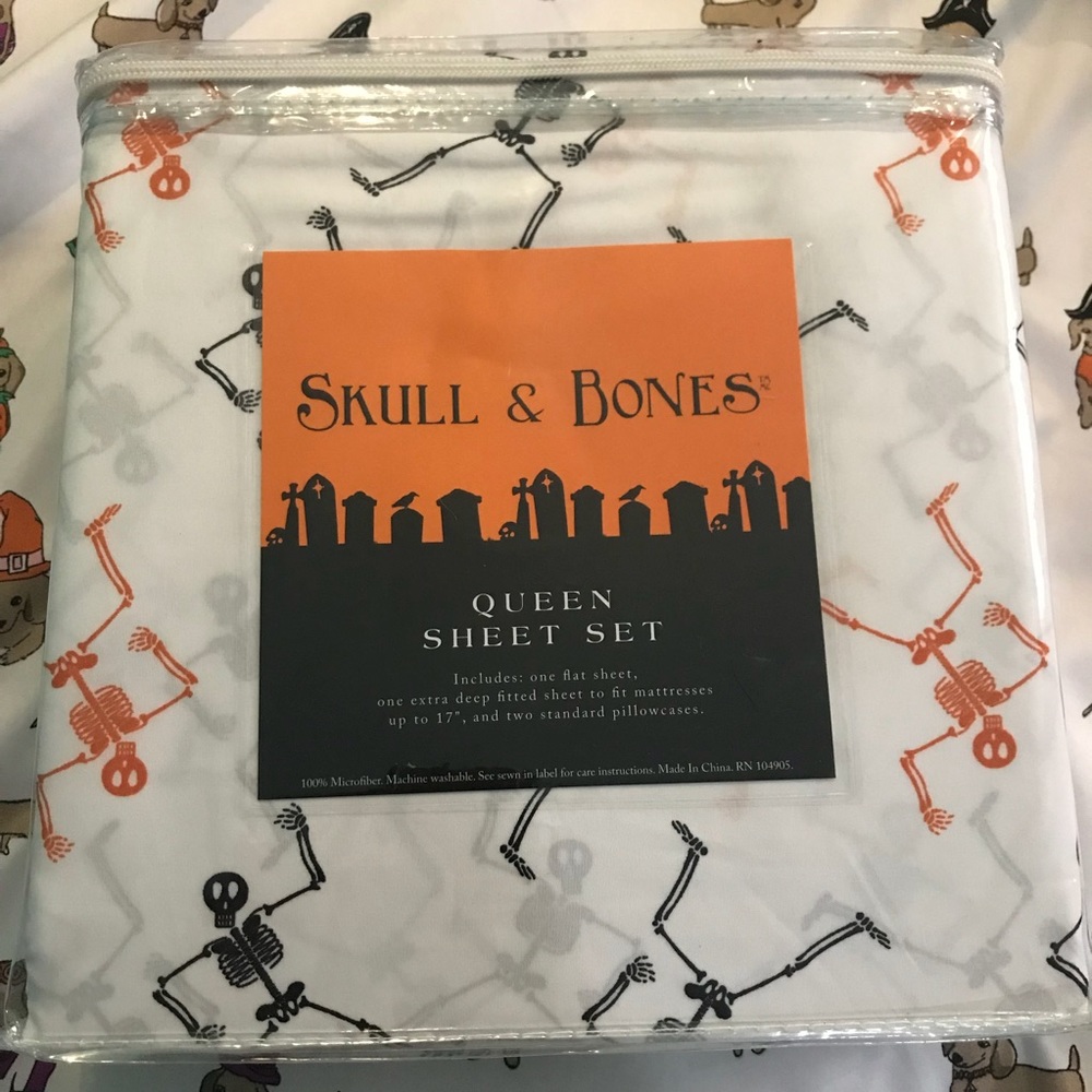 Awesome queen Halloween bedding set Linens